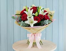 Букет цветов из:  Лилии и Розы в Красном Сулине