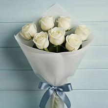 Букет 7 Белых роз Эдлесс Лав в Красном Сулине
