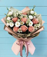 Букет цветов из:  Розы, Альстромерии и Лизиантусы в Красном Сулине