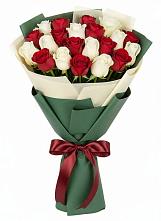 Букет Микс из красных и белых роз в Красном Сулине