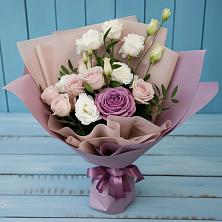 Букет цветов из:  Розы и Лизиантусы в Красном Сулине