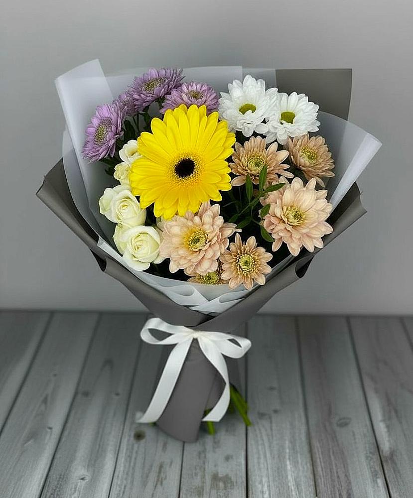 Букет цветов из: Розы, Герберы и Хризантемы в Красном Сулине