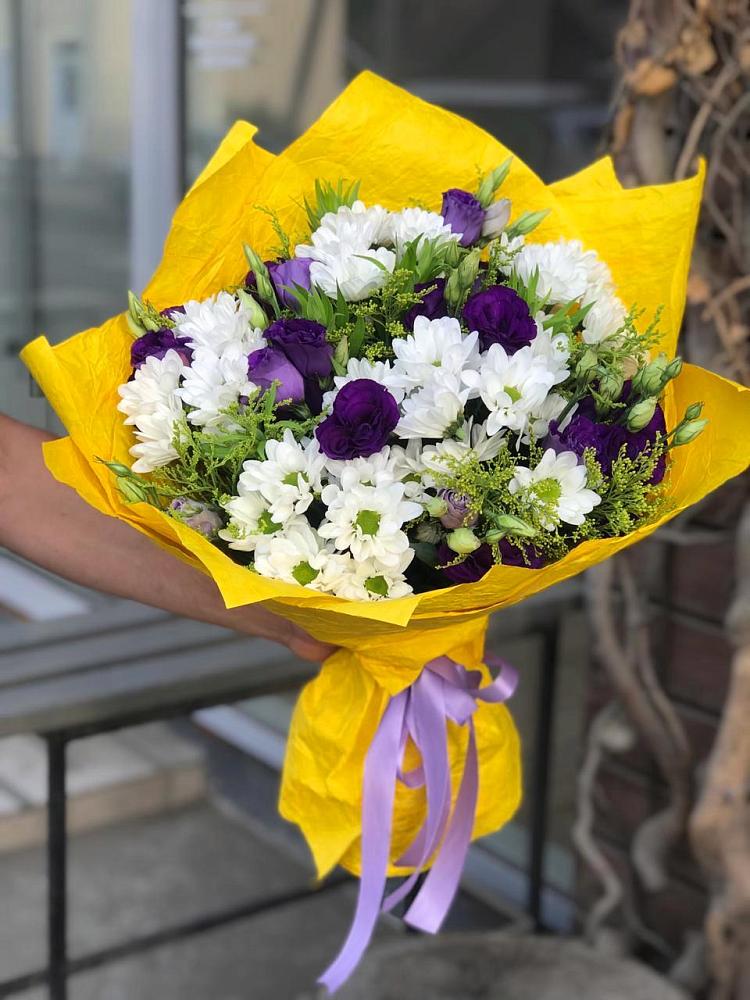 Букет цветов из: Ирисы, Хризантемы и Ромашки в Красном Сулине