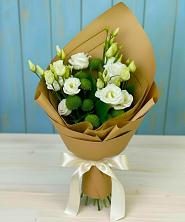 Букет цветов из:  Хризантемы и Лизиантусы в Красном Сулине