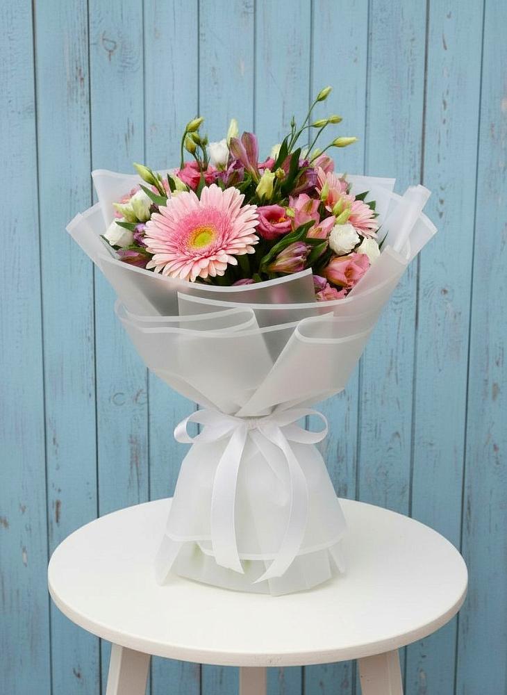 Букет цветов из: Герберы, Альстромерии и Лизиантусы в Красном Сулине