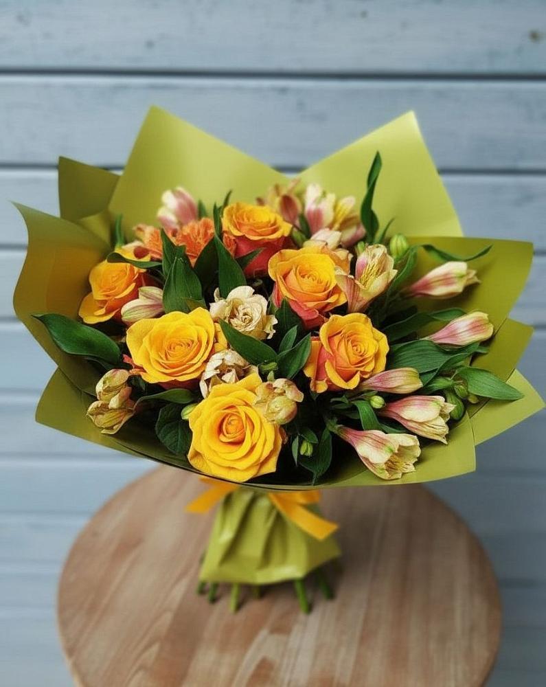 Букет цветов из: Альстромерии и Розы в Красном Сулине