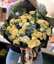 Букет цветов из:  Розы и Лизиантусы #REPLACE_PRED# Красном Сулине