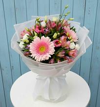 Букет цветов из:  Герберы, Альстромерии и Лизиантусы в Красном Сулине