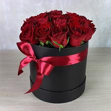 Цветочная композиция из Розы в шляпной коробке в Красном Сулине