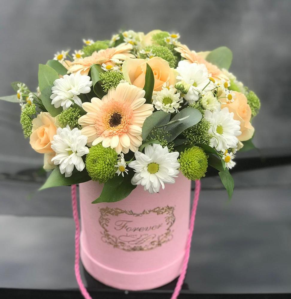 Цветочная композиция из Розы, Герберы и Хризантемы в шляпной коробке в Красном Сулине